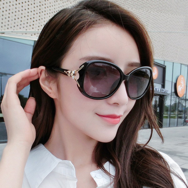 Fox Head Shape Women Fashion Sunglasses - additional view